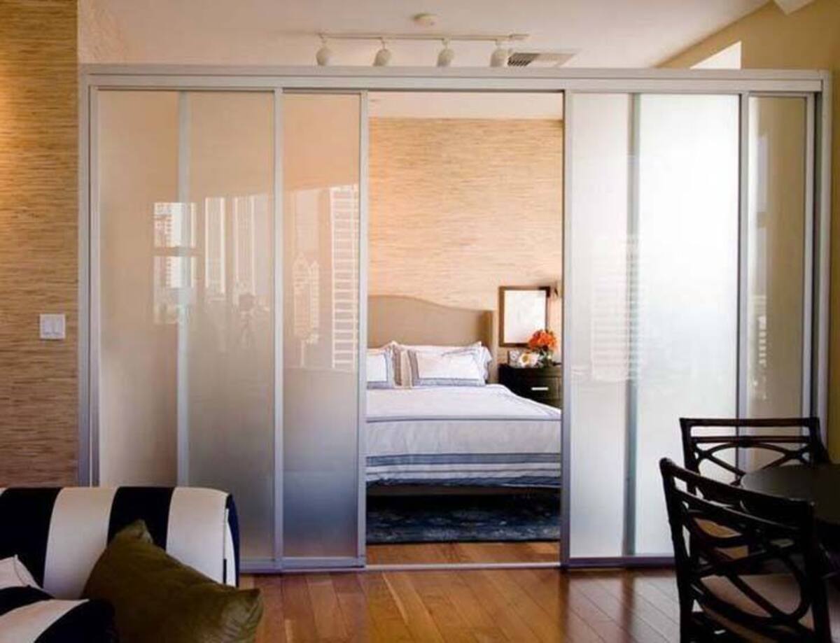 Cửa cách âm phòng ngủ bằng nhôm kính